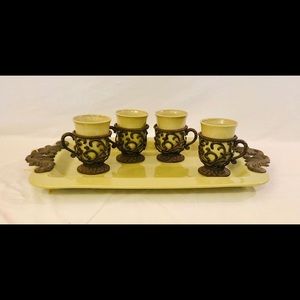 Eye of Design Tray w coffee mugs